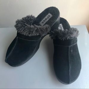 Crocs suede fur lined cobbler clogs